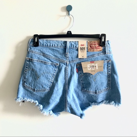NWT Levi’s High Rise 501 Denim Shorts Size 30 - Picture 2 of 6